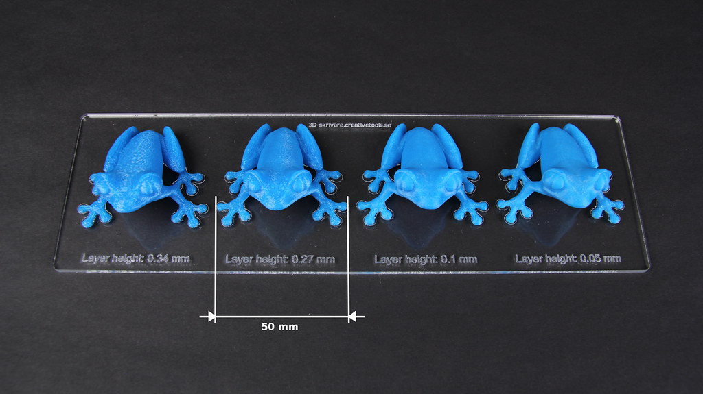 MakerBot Replicator 2 - PLA blue frogs - Layer thickness comparison plate